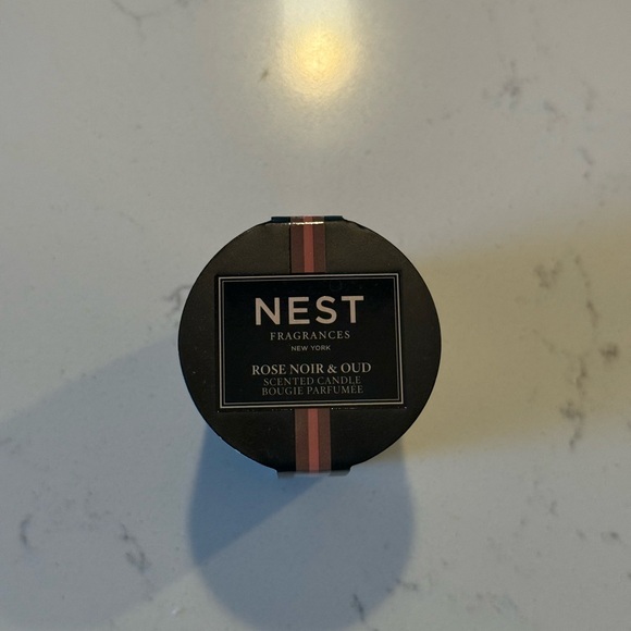 NEW! NEST Fragrances Rose Noir & Oud Mini Scented Candle .95oz - Picture 3 of 5